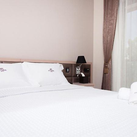 אואוראנואופולי Ayia Marina Suites מראה חיצוני תמונה