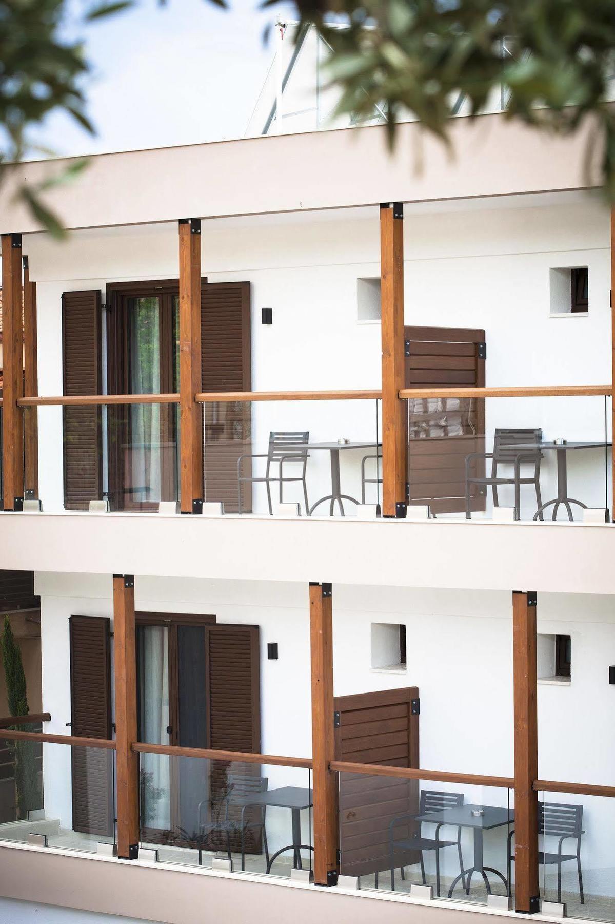 אואוראנואופולי Ayia Marina Suites מראה חיצוני תמונה
